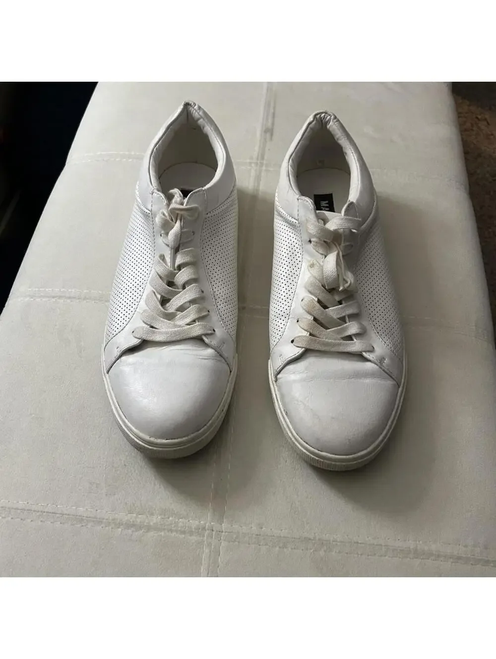 Steve Madden White leather lace up sneakers size 10